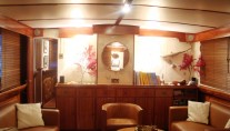 DERAMORE - Saloon